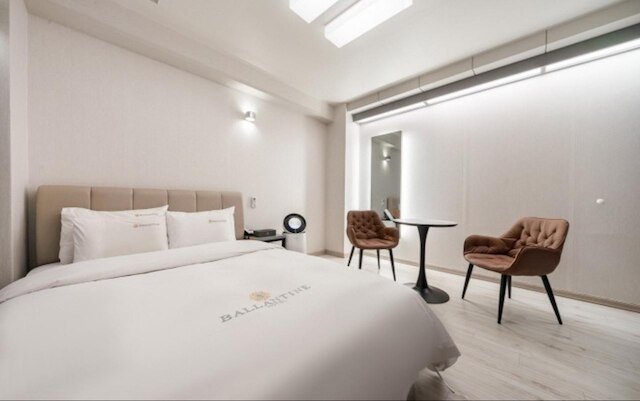 バランタイン ビジネス ホテル