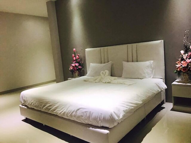 リバー レジデンス サラブリ ホテル