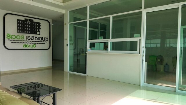 リバー レジデンス サラブリ ホテル