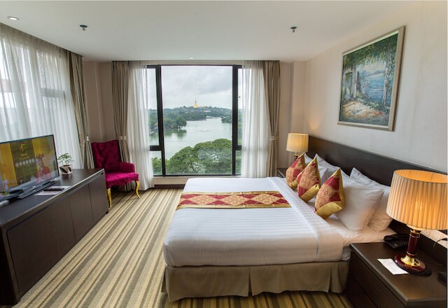 エスペラード レイク ビュー ホテル