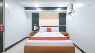 レッドドアーズ ニア スターモール アラバン