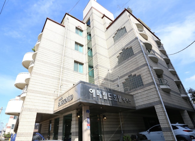 Jeju Emeraldhotelace