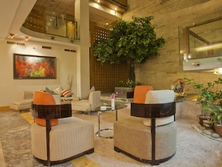 レイクハウス ホテル & アパートメンツ