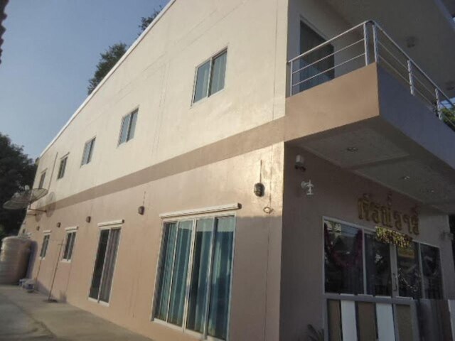 ソーン ワリー アパートメント