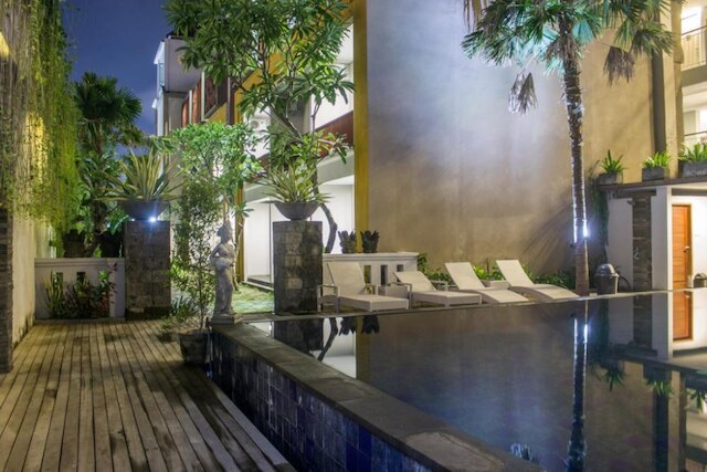 カミニ レギャン ホテル