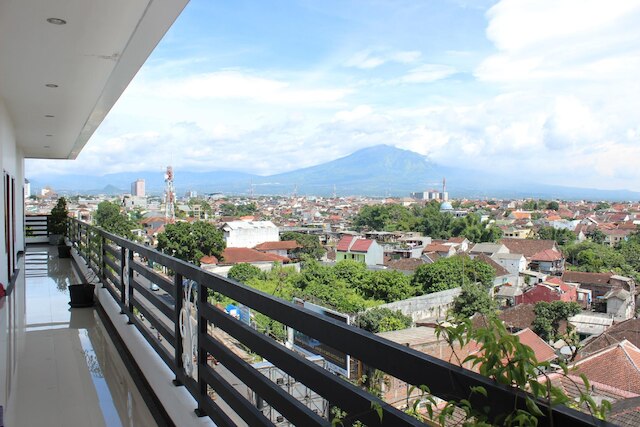 ラトゥ ホームステイ マラン