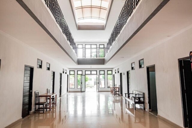 OYO 1586 ケランガ ホームステイ シャリア