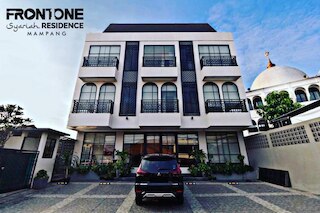 フロント ワン レジデンス シャリア マンパン