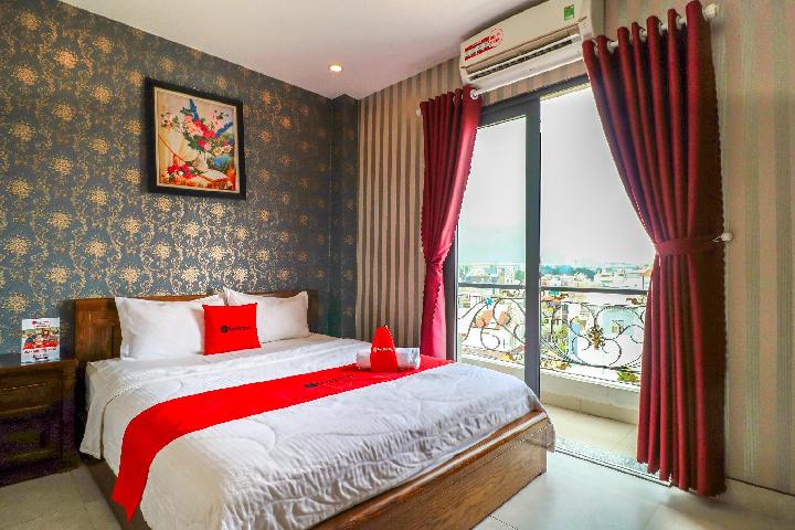 レッドドアーズ ザ サン  ホテル ニア ドゥオン クアン ハム ストリート