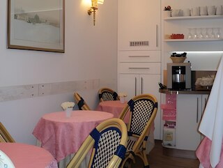 ロカンダ カーサ クエリニ