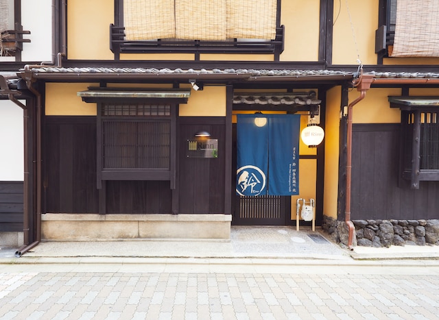 鈴 四条高瀬川 北　～せせらぎの京まち宿～