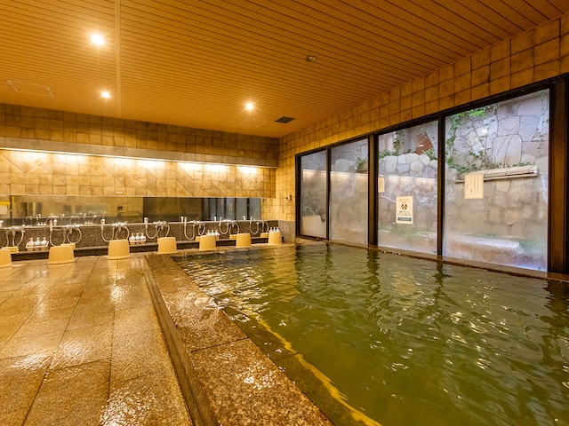 -都心の天然温泉-　名古屋クラウンホテル