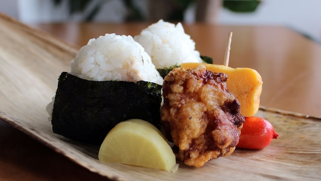 平和台ホテル大手門