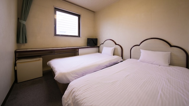 平和台ホテル大手門