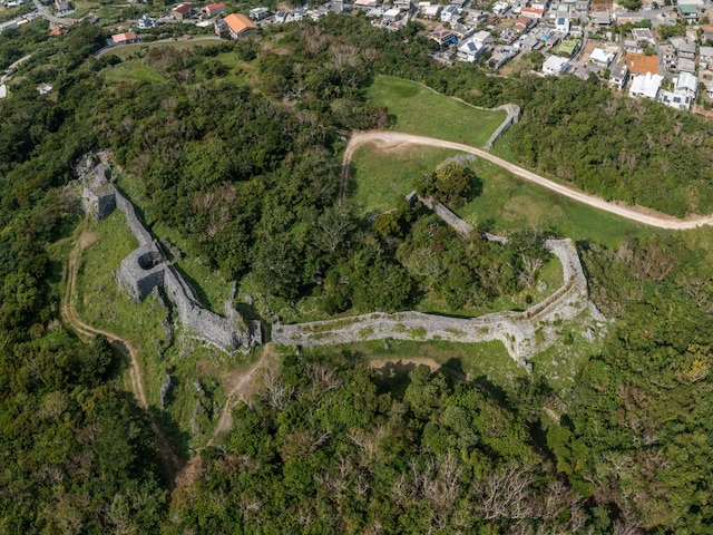 クリスタル別荘南城