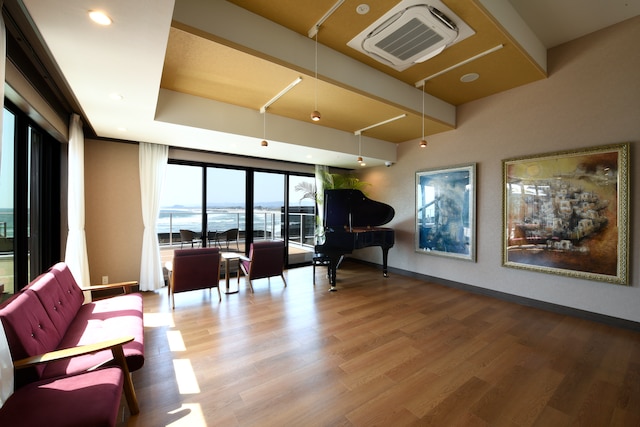 としまや別荘 海と空と…