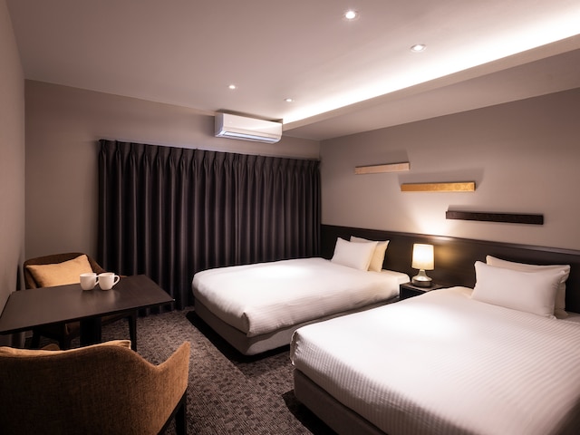 Rinn Sanjo Ohashi East (鈴ホテル 三条大橋東)