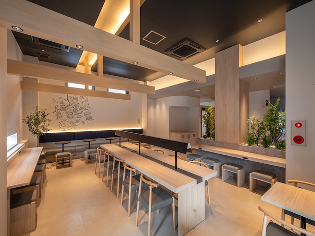 クインテッサホテル福岡渡辺通 Comic & Books