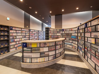 クインテッサホテル福岡渡辺通 Comic & Books