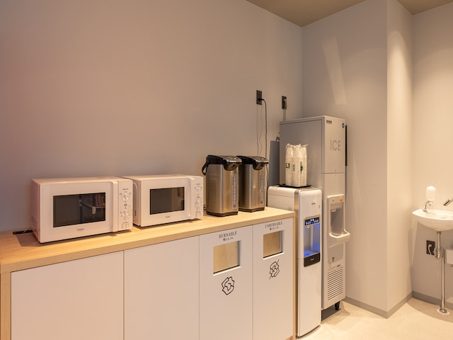 クインテッサホテル福岡渡辺通 Comic & Books