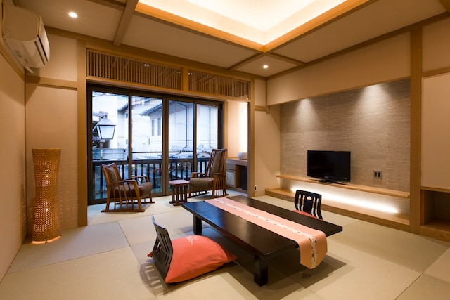 木造りの宿 橋津屋