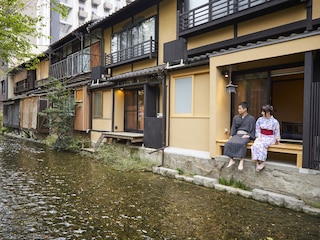 鈴 四条高瀬川　～川面に四季を感じるお宿～