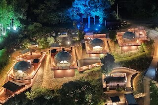 映えるライトアップ 本格シェフのいる グランピング五感