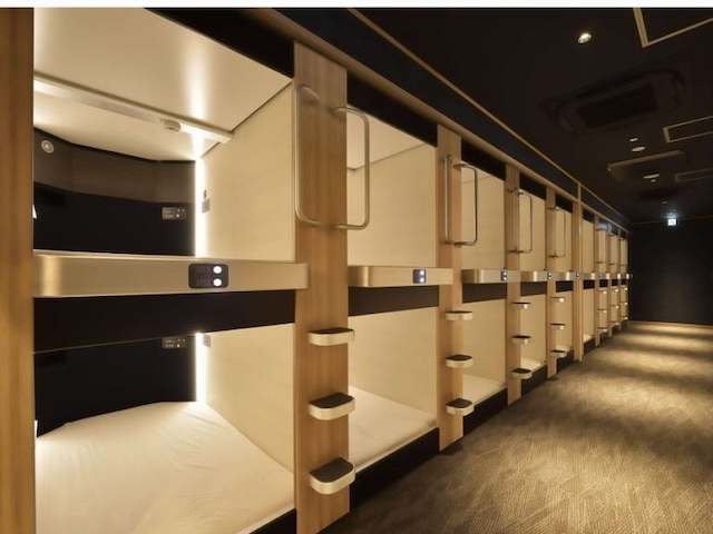 キャビン&カプセルホテル J-SHIP大阪難波