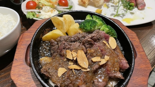 アパホテル〈名古屋丸の内駅前〉