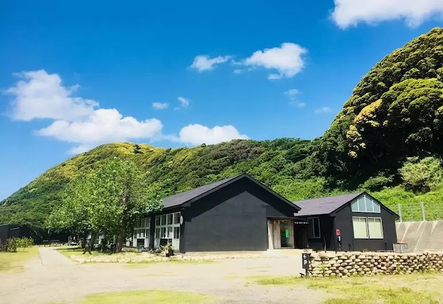 シラハマ校舎＆別館「眺尾伽藍（ながおがらん）」