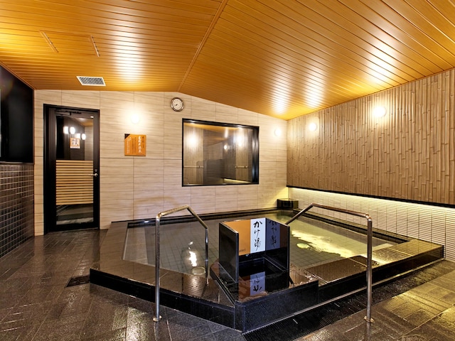 アパホテル〈新潟  燕三条駅前〉