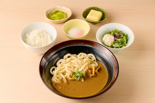 アパホテル〈飯田橋駅南〉