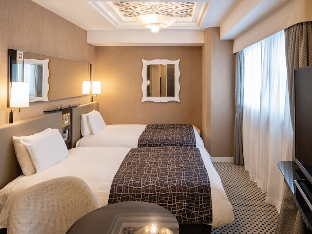 アパホテル〈飯田橋駅南〉