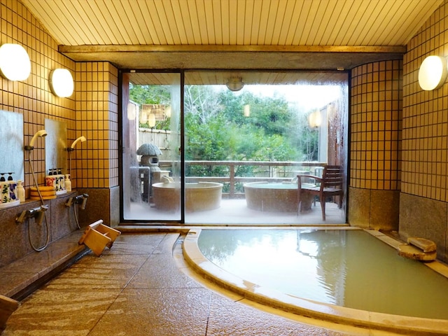 箱根強羅温泉 楽々花