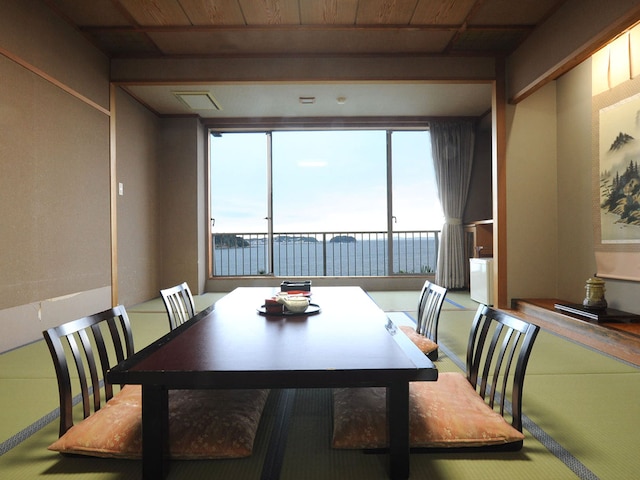 ホテル　日間賀荘