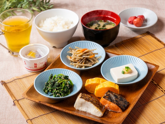 アパホテル&リゾート〈西新宿五丁目駅タワー〉