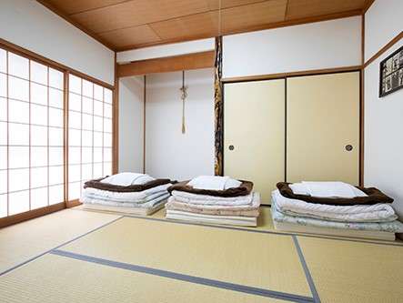 ゲストハウス 和んで