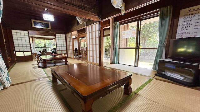 沖縄の古民家ミーヤー