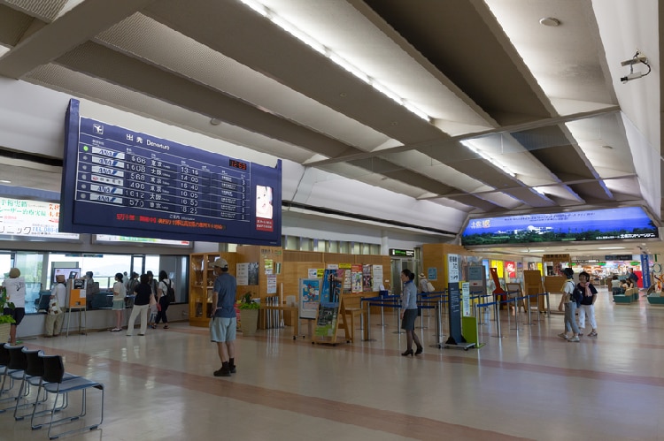 観光も楽しめるターミナル・高知空港