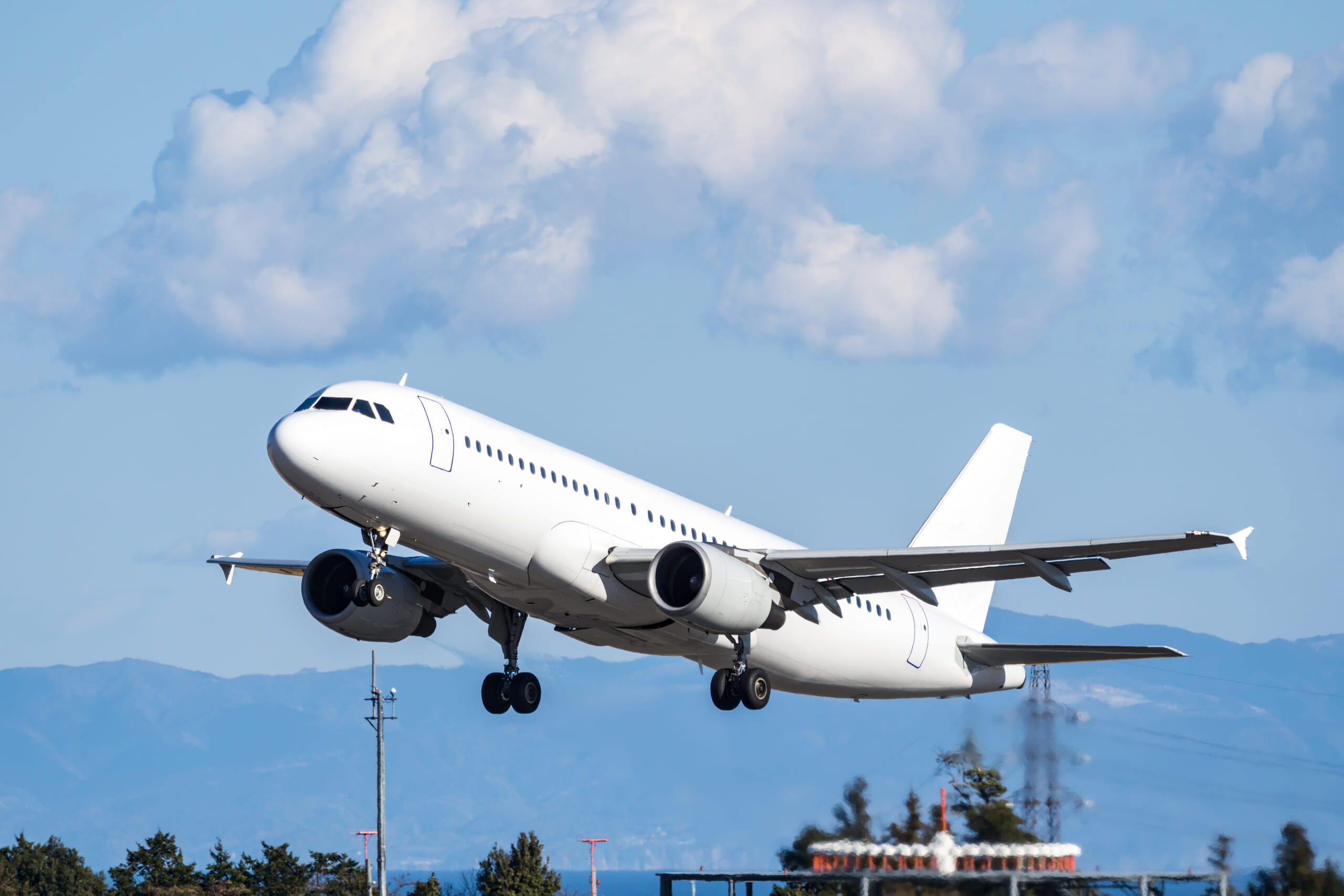 飛行機が離陸する様子