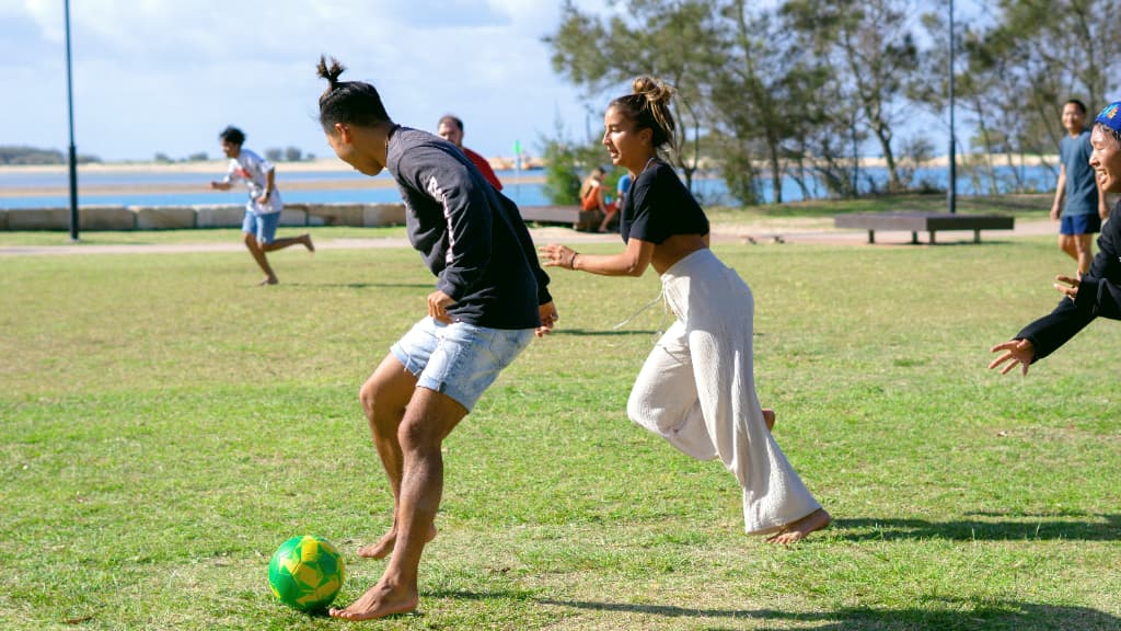 レクシスサンシャインコースト校のサッカーアクティビティ
