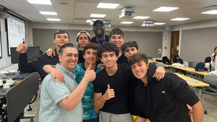 タムウッドキャンプの男子グループと先生