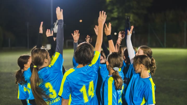 サッカー女子のプレーイメージ